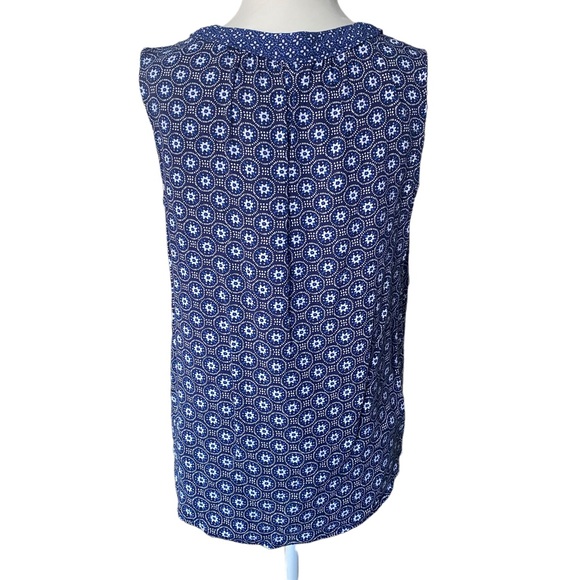 Old Navy NWOT Blue 2 Pattered Sleeveless Top Medium - Picture 4 of 12